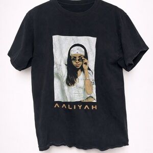 Aaliyah Graphic Black T-Shirt